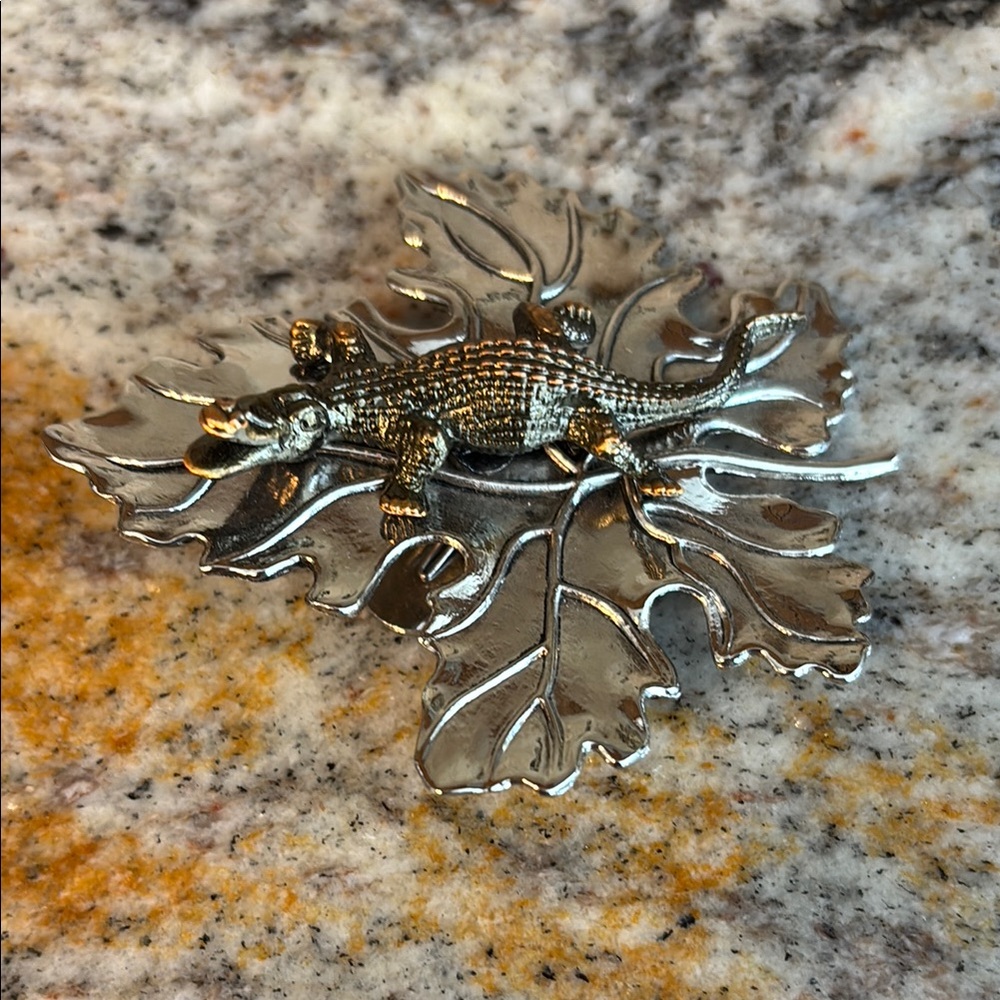 Sylvia Dahl Silver and Bronze Alligator Leaf Brooch/Clip - Picture 3 of 11